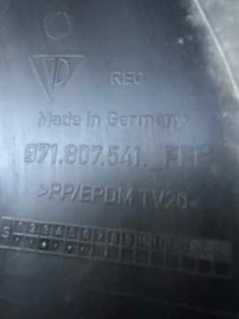 NÁRAZNÍK PORSCHE PANAMERA 971 ORIGINÁLNÍ SUPER STAV NE LEPIDLO