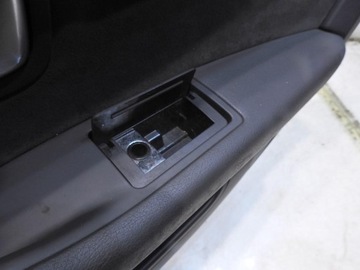 ОБИВКА ДВЕРИ ЗАДНЯ ПРАВАЯ AUDI A8 D3 4E0867068 4E0867068A