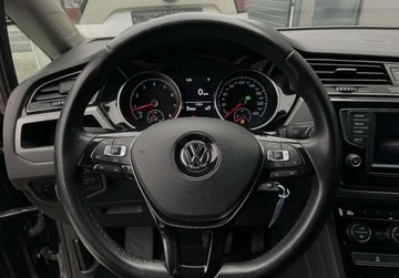 Volkswagen Touran III 1.4 TSI 150KM 2015 Volkswagen Touran 1.4 TSI 150KM DSG bezwypadkowy GWARANCJA 7 OSOBOWY, zdjęcie 21