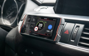 Сенсорный экран Yanosik GTm с подпиской на 12 месяцев