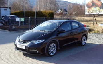 Honda Civic IX Hatchback 5d 1.8 i-VTEC 142KM 2012 Honda Civic 1.8 i-VTEC 142KM Niski przebieg Alcantara Klimatronik Kamera, zdjęcie 2