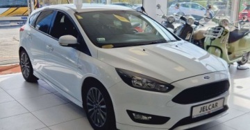 Ford Focus III Hatchback 5d facelifting 1.5 EcoBoost 150KM 2016 Ford Focus 1.5 Ecoboost 150KM St-line Salon PL 1.5 Benzyna 150KM, zdjęcie 4