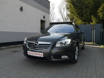 Opel Insignia I Sports Tourer 2.0 CDTI ECOTEC 160KM 2010 Opel Insignia 2.0 CDTI 170KM Klimatronik Led