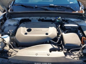 Volvo XC40 2023 Volvo XC 40 B5 Ultimate Bright Theme 2023 2.0 Benzyna 247KM, zdjęcie 8