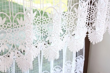 Заздростка Гипюровая белая штора для комнаты и кухни, высота 45 см.