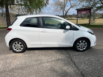 Toyota Yaris III Hatchback 5d 1.0 VVT-i 69KM 2013 Toyota Yaris Toyota Yaris 1.0 69KM Salon PL 022014 Benzyna 69KM, zdjęcie 6