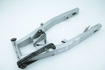 HONDA VARADERO 125 01-06 WAHACZ TYŁ