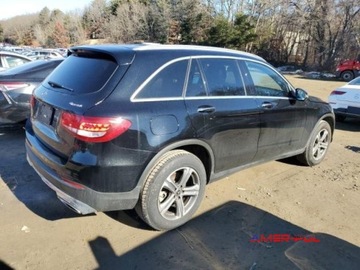 Mercedes GLC C253 2018 Mercedes-Benz GLC 2018 r., 2,0L 300 4 MATIC od ubezpieczalni 2.0 Benzyna, zdjęcie 3