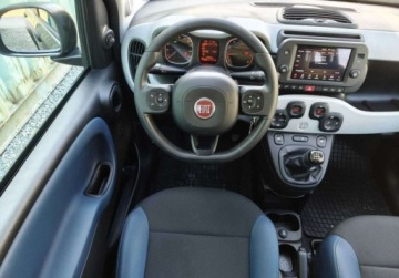 Fiat Panda III Hatchback 5d seria 4 1.0 Hybrid 70KM 2021 Fiat Panda mildHybrid City Cross, Czujniki parkowania, Klimatyzacja, Salon, zdjęcie 4