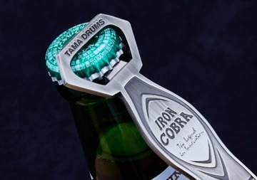 Брелок открывалка для бутылок Tama Iron Cobra