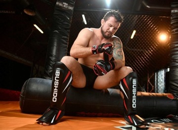 BUSHIDO OCHRANIACZE PISZCZELI STOPY NA PISZCZELE OCHRANIACZ GOLEŃ STOPA