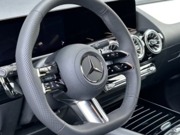 Mercedes GLA II Off-roader Facelifting 1.3 200 163KM 2026 MERCEDES-BENZ GLA 200 AMG Line Suv 1.3 (163KM) 2026, zdjęcie 9