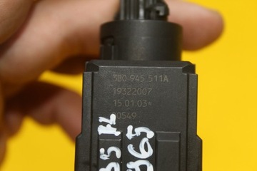 ДАТЧИК ТОРМОЗНЫХ СВЕТОВ PASSAT B5 1.9TDI 3B0945511A