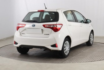 Toyota Yaris III Hatchback 5d Facelifting 2017 1.5 Hybrid 100KM 2020 Toyota Yaris 1.5 Hybrid, Salon Polska, zdjęcie 4