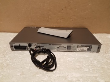 SAMSUNG DVD-P184 с пультом в очень хорошем состоянии.