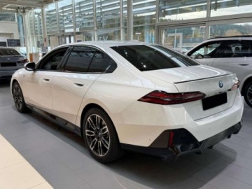 BMW Seria 5 G90-91 Touring 2.0 520d 197KM 2026 Od ręki - 520d xDrive (197KM) | Harman Kardon + Zawieszenie sportowe, zdjęcie 3