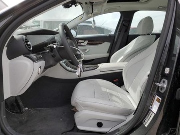 Mercedes Klasa E W214 2023 Mercedes-Benz Klasa E 2023r., E 450 4MATIC, od ubezpieczalni 3.0 Benzyna, zdjęcie 6