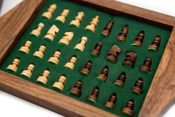Магнитные шахматные фигуры в восьмиугольной коробке - G236