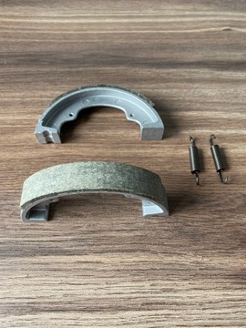 НОВЫЙ КОМПЛЕКТ ТОРМОЗНЫХ КОЛОДОК JAWA 50 JAWKA KACZKA PANCERKA MUSTANG