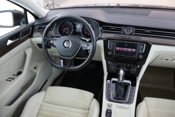 Volkswagen Passat B8 Variant 1.8 TSI BlueMotion Technology 180KM 2016 VW Passat 1.8 TSI, Salon Polska, Serwis ASO, zdjęcie 6