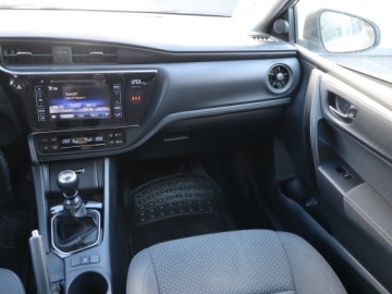 Toyota Corolla XI Sedan Facelifting 1,6 Valvematic 132KM 2017 Toyota Corolla 1.6 Valvematic, Salon Polska, zdjęcie 7