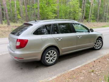 Skoda Superb II Kombi 2.0 TDI CR DPF 140KM 2010 Skoda Superb 2.0TDI 140KM DSG Sprawdz 2.0 Diesel 140KM, zdjęcie 2