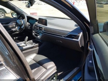 BMW Seria 7 G70 2022 BMW Seria 7 740 I 2022 3.0l 3.0 Benzyna 335KM, zdjęcie 9