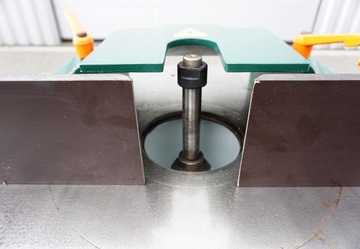 НИЗКОШПИНДЕЛЬНЫЙ ФРЕЗЕРНЫЙ СТАНОК Schneider 3кВт 1040х730мм