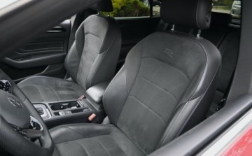 Volkswagen Arteon Fastback Facelifting 2.0 TDI SCR 150KM 2021 Volkswagen Arteon 2,0 TDI 2X R-LINE DSG HEDA UP Nawigacja Kamera Virtual, zdjęcie 24