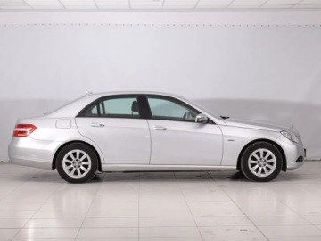 Mercedes Klasa E W211 Sedan W211 1.8 (200 Kompressor) 184KM 2009 Mercedes E E 200, Automat, Klima, Klimatronic, zdjęcie 5