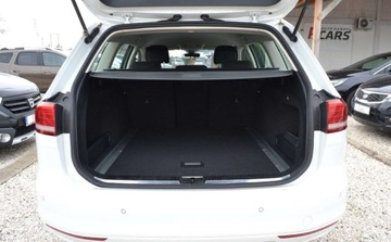 Volkswagen Passat B8 Variant 2.0 TDI BlueMotion SCR 150KM 2016 Volkswagen Passat DSG - Oplacony gotowy rejestracji - Bez korozji - super, zdjęcie 29
