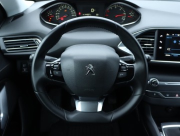 Peugeot 308 II SW Facelifting 1.5 BlueHDI 130KM 2019 Peugeot 308 1.5 BlueHDi, Salon Polska, Serwis ASO, zdjęcie 17