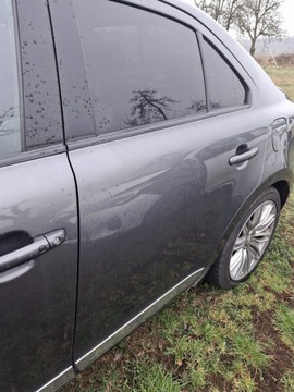 DVEŘE LEVÝ ZADNÍ SUZUKI KIZASHI ZMW