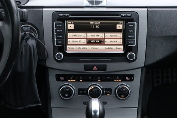 Volkswagen Passat B7 Variant 2.0 TDI CR DPF BlueMotion 140KM 2013 VW Passat 2.0 TDI, DSG, Navi, Xenon, Bi-Xenon, zdjęcie 12