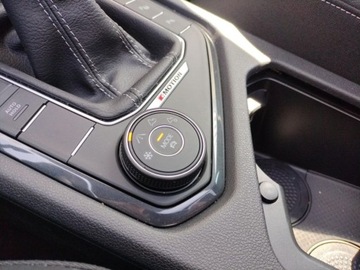 Volkswagen Tiguan II SUV Facelifting 2.0 TDI 200KM 2024 Volkswagen Tiguan FV23 bogata opcja R-linepanorama skora IQ Light Webasto, zdjęcie 29