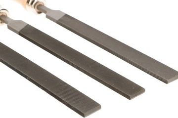 НАПИЛЬНИК ДЛЯ ПЛОСКОГО ЗАМКА № 1 ДЛЯ МЕТАЛЛА, ТОЛЩИНА 150 ММ, ДЕРЕВЯННАЯ РУЧКА.