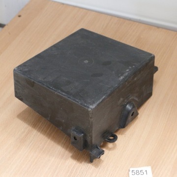 5851 Крышка аккумуляторного отсека Honda Goldwing GL 1800