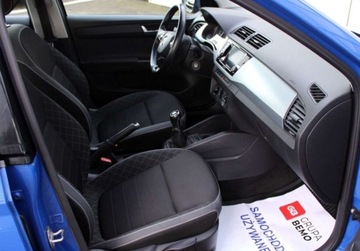 Skoda Fabia III Hatchback Facelifting 1.0 TSI 95KM 2020 Skoda Fabia 1.0 TSI 95KM M5 Ambition Czujniki parkowania SmartLink SalonPL, zdjęcie 15