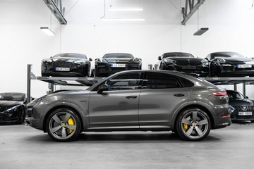 Porsche Cayenne III 2022 Porsche Cayenne Coupé Turbo S E-Hybrid 680 KM., zdjęcie 9