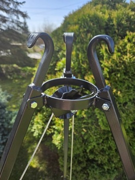 Садовый гриль-тренога, высота 210 см над огнем, решетка из нержавеющей стали, высота 60 см.