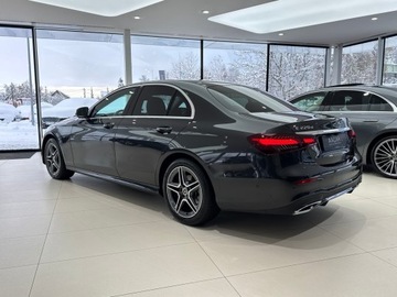 Mercedes Klasa E W213 Limuzyna Facelifting 2.0 E220d 194KM 2021 Mercedes-Benz E 220 4-Matic AMG/Avantgarde / 1 wła, zdjęcie 1