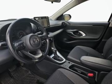 Toyota Yaris IV Hatchback 1.5 Hybrid Dynamic Force 116KM 2021 Toyota Yaris 1.5 HEV 116KM 1WŁ SalonPL VAT23 Grupa, zdjęcie 3