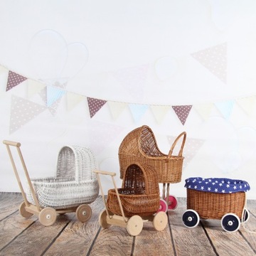 Wiklinowy wózek dla lalek - na dzień dziecka