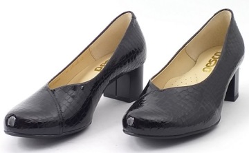 ЧЕРНЫЕ КОЖАНЫЕ ОБУВИ PESCO 39