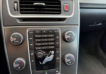 Volvo V60 I Kombi Facelifting 2.0 D4 DRIVE-E 190KM 2015 Volvo V60 Volvo V60 D4 Summum 2.0 Diesel 190KM, zdjęcie 19