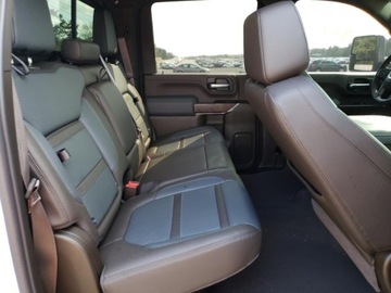  GMC Sierra K2500 Denali 2023 6.6l 6.6 Diesel 445KM, zdjęcie 10