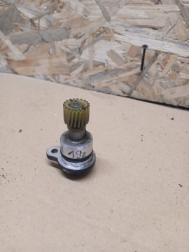 Suzuki Vitara I винт привода счетчика