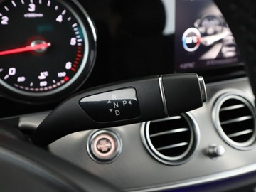 Mercedes Klasa E W213 Kombi 2.0 220d 194KM 2017 Mercedes E 220 Historia serwisowa ASO Automat Navi, zdjęcie 35