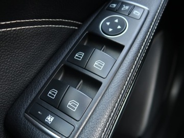 Mercedes GLA I Off-roader 2.1 220 CDI 170KM 2014 Mercedes GLA GLA 220 CDI 4MATIC, 167 KM, 4X4, zdjęcie 21