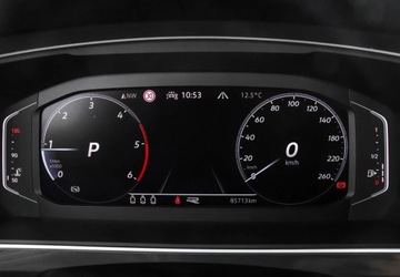 Volkswagen Tiguan II SUV Facelifting 2.0 TDI 200KM 2022 Volkswagen Tiguan 2.0 TDI 200KM R-Line 4Motion DSG Kamery 360 stopni Harma, zdjęcie 18